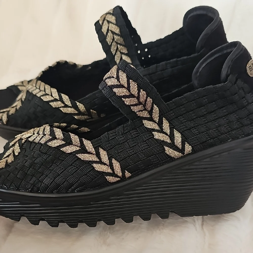 bernie mev. Black and Gold Woven Wedges